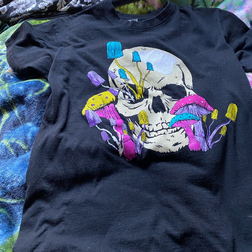 Black Skull Graphic T-Shirt with Colorful Mushrooms